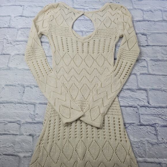 Bardot Cream Bodycon Open Knit V-neck Sweater Dress size 6 Keyhole Back - Picture 8 of 16